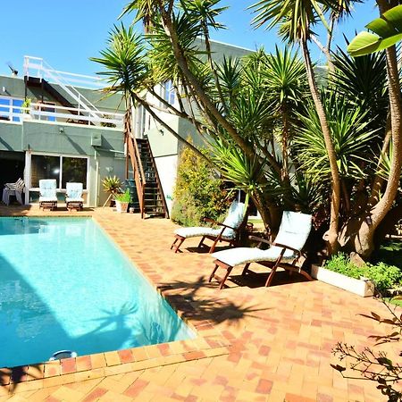 Secret Garden Guesthouse Bloubergstrand Bagian luar foto