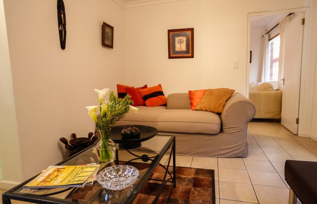Secret Garden Guesthouse Bloubergstrand Ruang foto