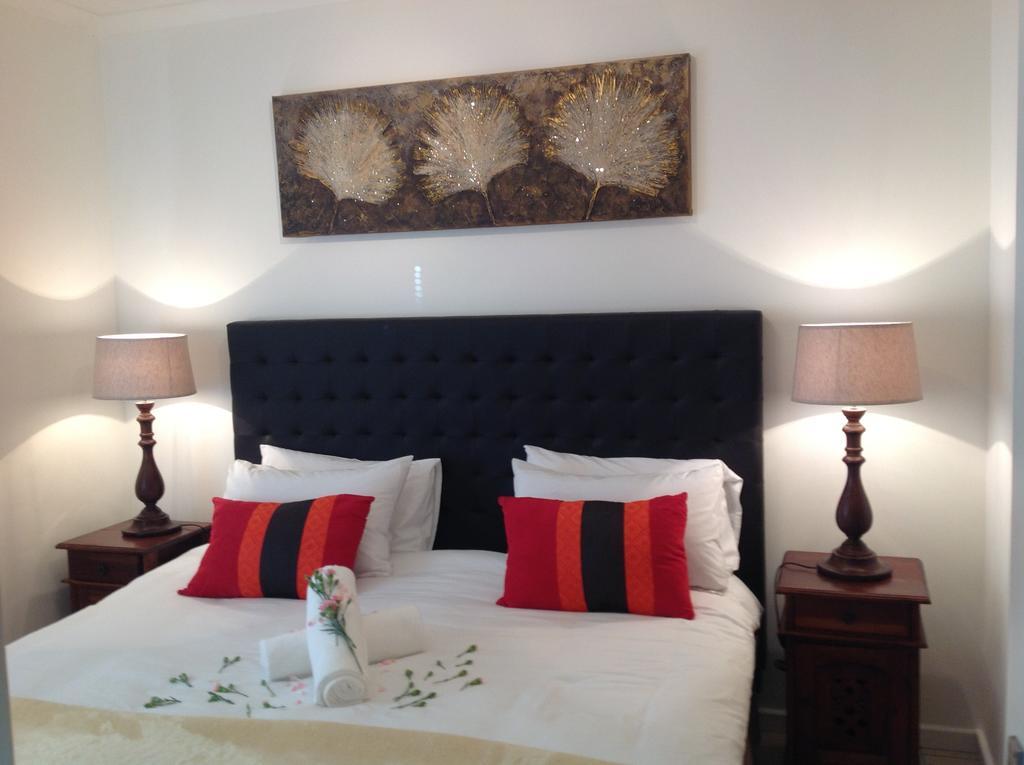 Secret Garden Guesthouse Bloubergstrand Bagian luar foto