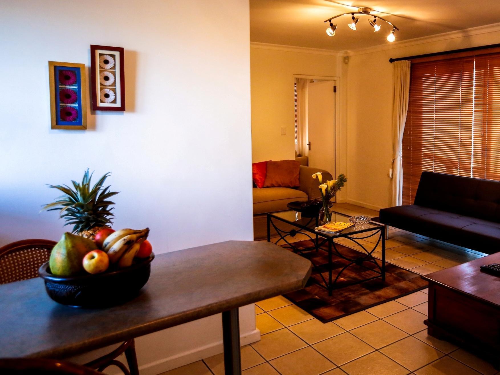 Secret Garden Guesthouse Bloubergstrand Bagian luar foto