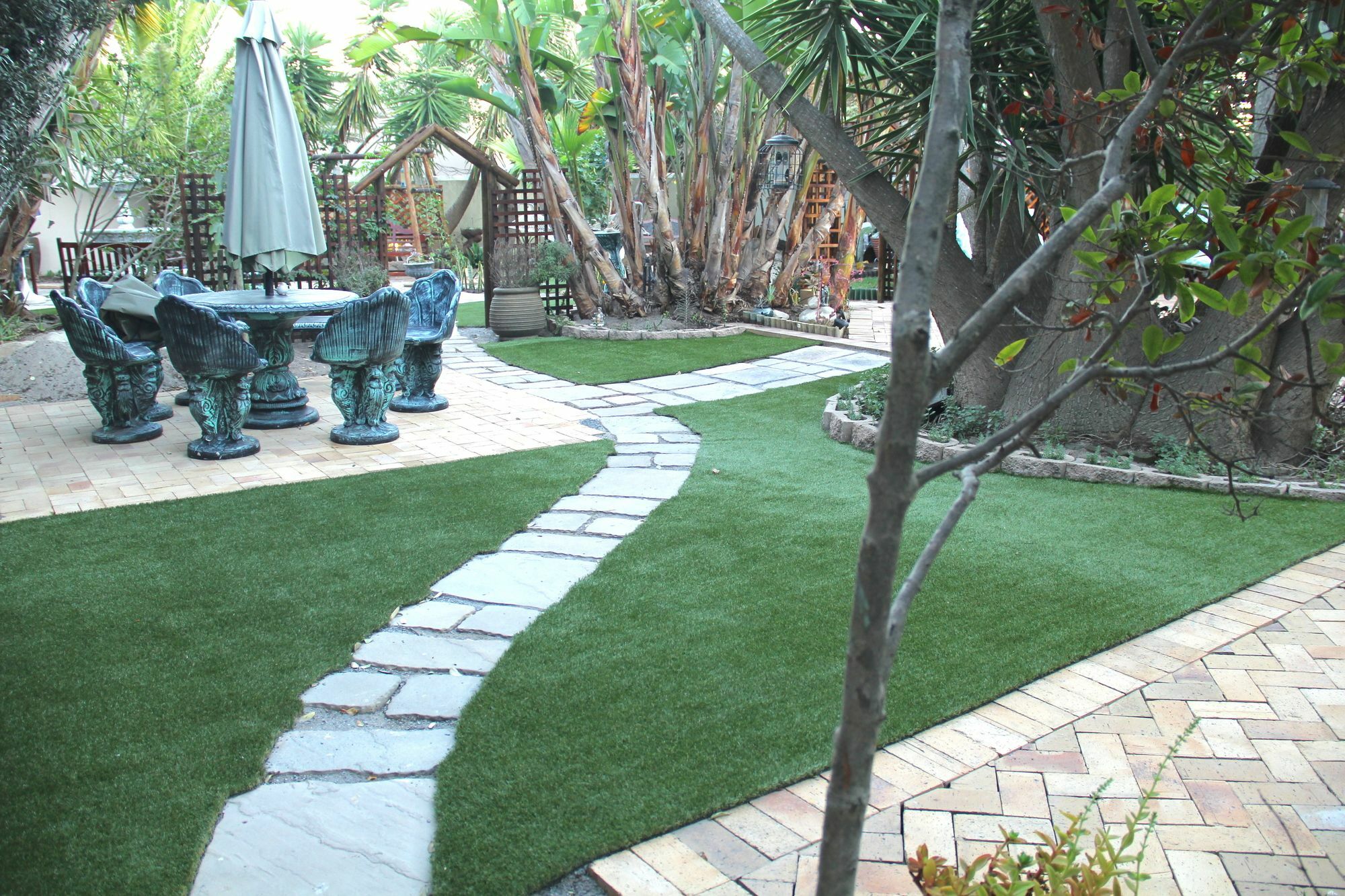 Secret Garden Guesthouse Bloubergstrand Bagian luar foto